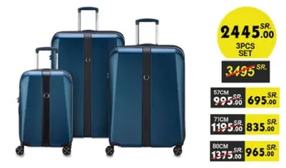 طقم حقايب مكون من 3 قطع باللون الازرق.