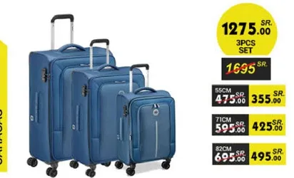 طقم حقايب مكون من 3 قطع باللون الازرق.