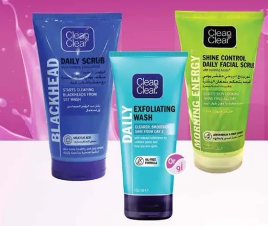 تقدم Clean & Clear مجموعه من مقشرات الوجه المصممه للمساعده في ازاله الرووس السوداء والتحكم في اللمعان، مما يجعل بشرتك تبدو منتعشه ونظيفه.
